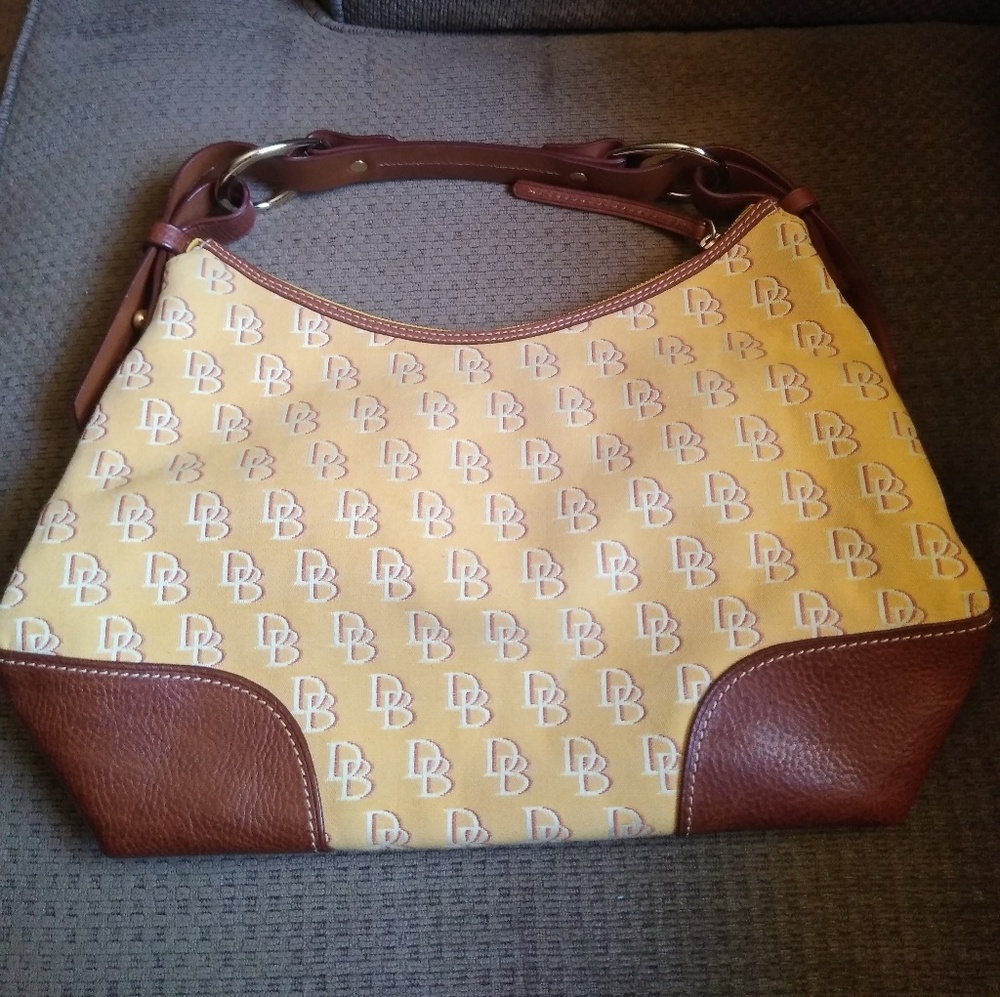 Dooney & Bourke purse
